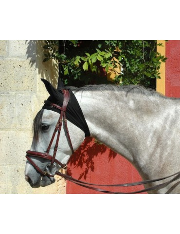 cheval gris portant un bonnet ANTIFLY PROTECT